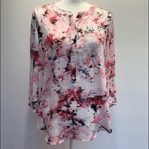 NYDJ ENGLISH GARDEN WATERCOLOR TUNIC BLOUSE